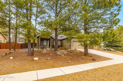 1129 W Lil Ben Trl, Flagstaff, AZ 86005