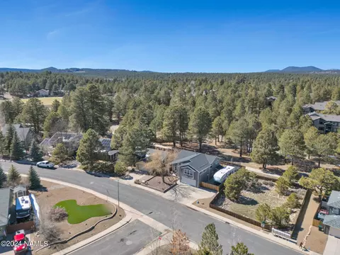 View/Area - 158 E Mohawk Dr, Flagstaff, AZ 86005 photo 2 of 4