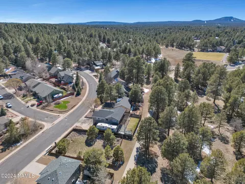 View/Area - 158 E Mohawk Dr, Flagstaff, AZ 86005 photo 3 of 4