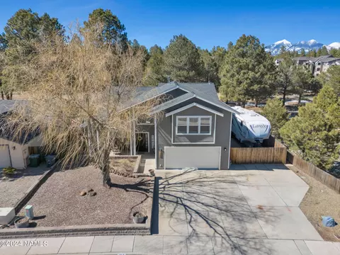 Exterior - 158 E Mohawk Dr, Flagstaff, AZ 86005 photo 2 of 8