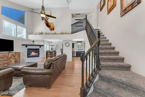Entry Way - 158 E Mohawk Dr, Flagstaff, AZ 86005 photo 1 of 1