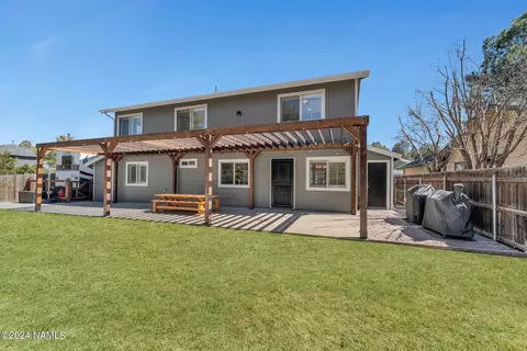 Exterior - 158 E Mohawk Dr, Flagstaff, AZ 86005 photo 5 of 8