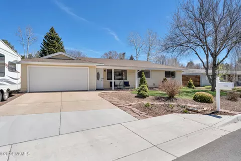 1626 N Navajo Dr, Flagstaff, AZ 86001