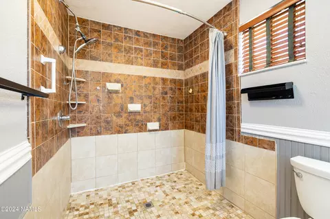 Bath - 7760 E Gemini Dr, Flagstaff, AZ 86004 photo 3 of 3