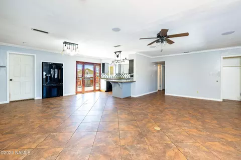 Living - 7760 E Gemini Dr, Flagstaff, AZ 86004 photo 2 of 2