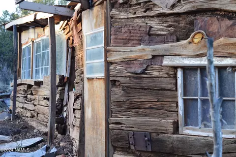 9908 W Gleed Station Rd #187, Ash Fork, AZ 86320