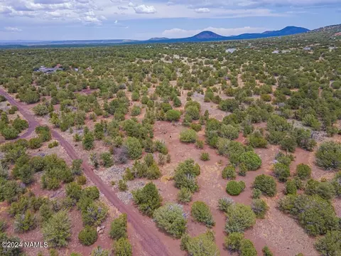 7325 Kestrel Ln, Williams, AZ 86046