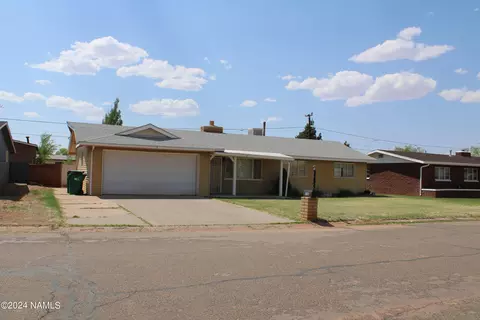 145 Navajo Dr, Winslow, AZ 86047