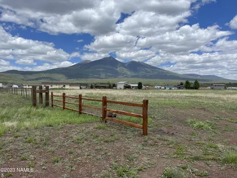 7450 W Haylee Cir, Flagstaff, AZ 86001