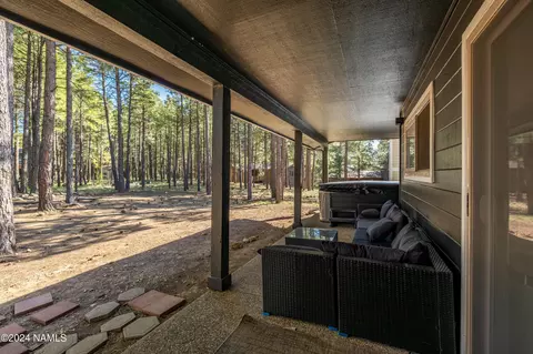 Exterior - 4530 E Red Fox Ln, Flagstaff, AZ 86004 photo 6 of 8