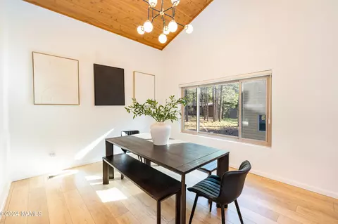 Dining - 4530 E Red Fox Ln, Flagstaff, AZ 86004 photo 1 of 3