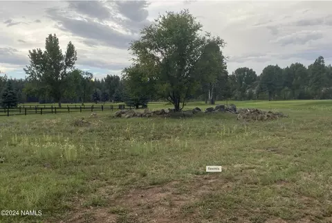 17800 S Hopi Rd, Munds Park, AZ 86017