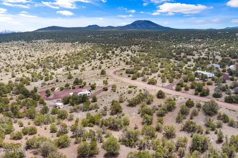 943 E Sidewinder Rd, Williams, AZ 86046 photo 2