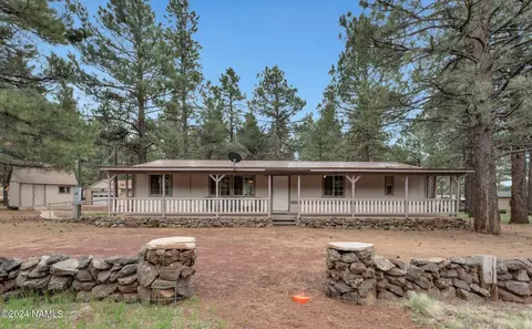 12854 E Lonesome Dove Ln, Parks, AZ 86018