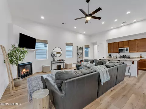 2440 W Mission Timber Cir, Flagstaff, AZ 86001