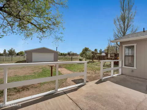 Exterior - 7780 E Gemini Dr, Flagstaff, AZ 86004 photo 6 of 8
