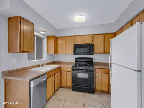 Kitchen - 7780 E Gemini Dr, Flagstaff, AZ 86004 photo 1 of 3