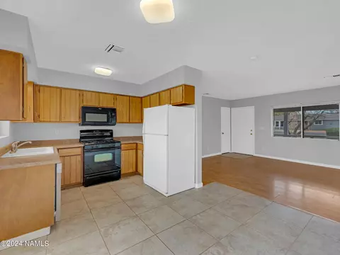 Kitchen - 7780 E Gemini Dr, Flagstaff, AZ 86004 photo 3 of 3