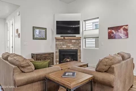 2878 S Wright Rd, Flagstaff, AZ 86001 photo 6