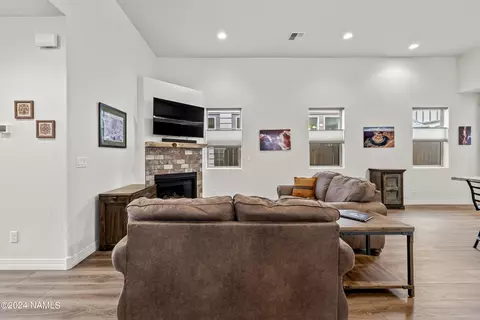 2878 S Wright Rd, Flagstaff, AZ 86001 photo 5