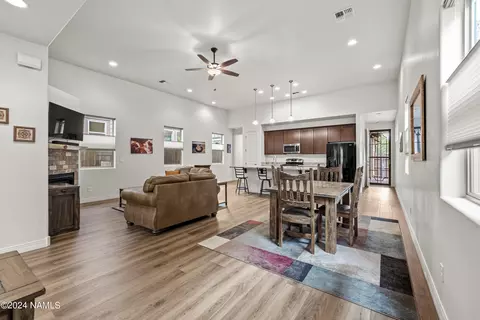 2878 S Wright Rd, Flagstaff, AZ 86001 photo 4