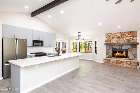 1980 W Dolores Ln, Flagstaff, AZ 86005