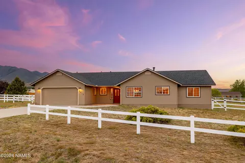 5815 Lee Dr, Flagstaff, AZ 86004