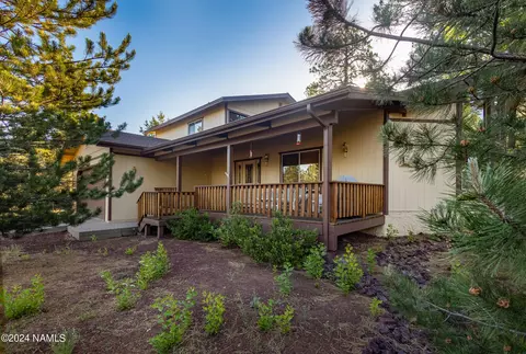 17615 S Stallion Dr, Munds Park, AZ 86017