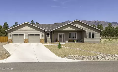 10194 Lundin Rd, Flagstaff, AZ 86004
