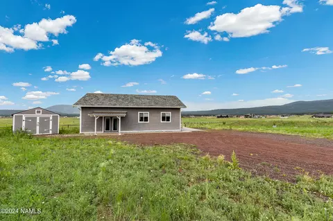 6911 Pettistree Ln, Flagstaff, AZ 86001