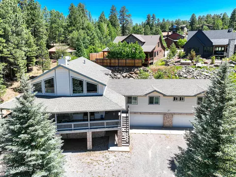 920 Raintree Rd, Munds Park, AZ 86017