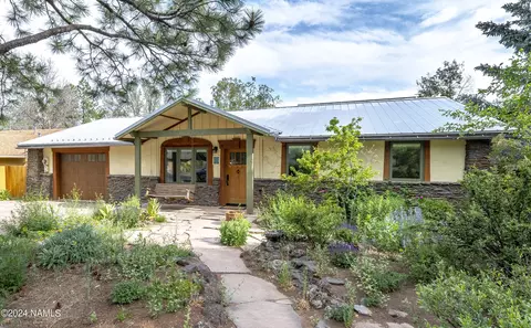 21 W Pine Ave, Flagstaff, AZ 86001