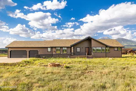 8607 W Roundup Trl, Flagstaff, AZ 86001