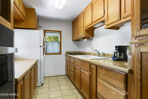 871 Celilo, Flagstaff, AZ 86005 photo 4
