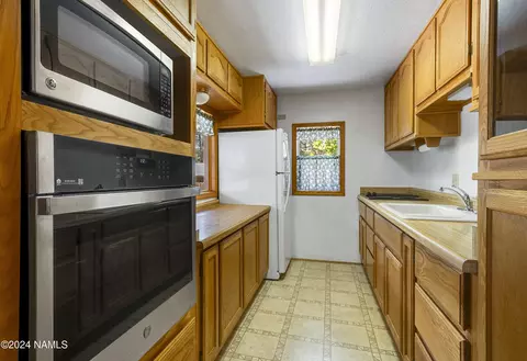 871 Celilo, Flagstaff, AZ 86005 photo 3