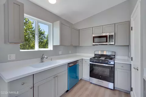Kitchen - 1907 E Arrowhead Ave, Flagstaff, AZ 86004 photo 1 of 2