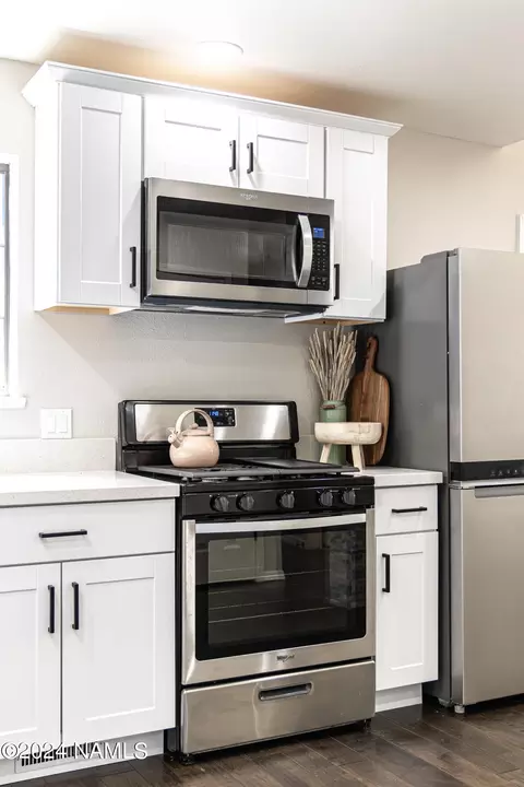 Kitchen - 3445 N Eiger Mountain Rd, Flagstaff, AZ 86004 photo 6 of 8