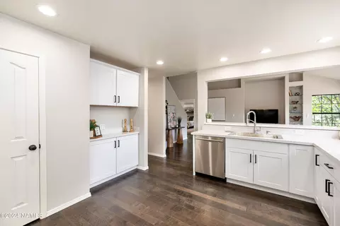 Kitchen - 3445 N Eiger Mountain Rd, Flagstaff, AZ 86004 photo 5 of 8