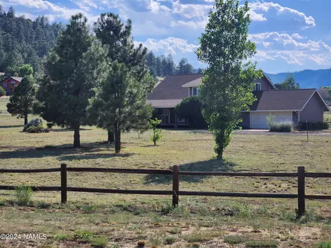 8955 E Rolling Thunder Dr, Flagstaff, AZ 86004