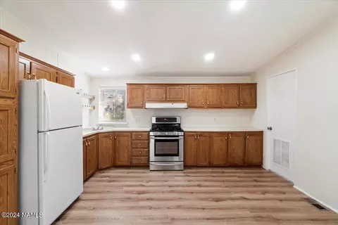 1331 E Cir Vw Dr, Flagstaff, AZ 86001 photo 8