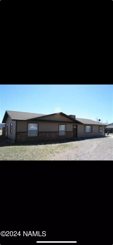 8935 Marys Dr, Flagstaff, AZ 86004