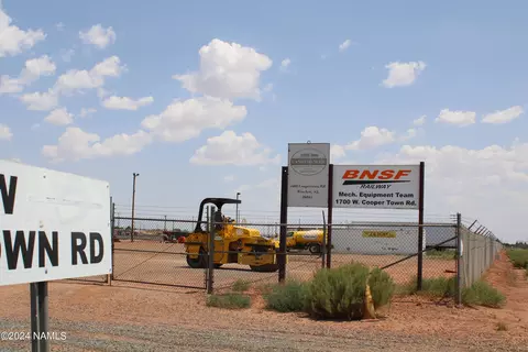 1608 Coopertown Rd, Winslow, AZ 86047