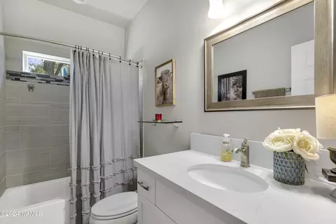 Bath - 4635 Canyon Loop, Flagstaff, AZ 86005 photo 2 of 2