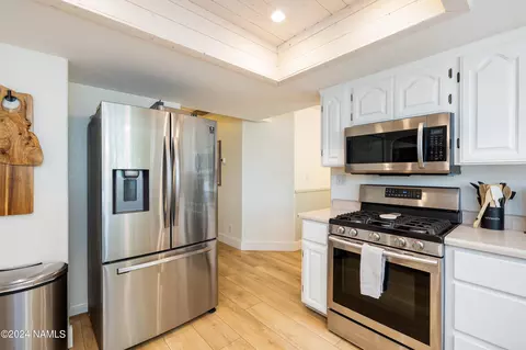 Kitchen - 2795 E Hemberg Dr, Flagstaff, AZ 86004 photo 2 of 2
