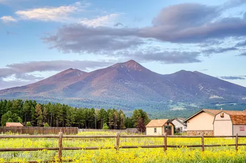 4944 W Laskin Trl, Flagstaff, AZ 86001