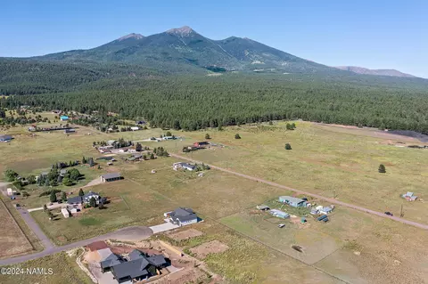 8225 Harmony Ln, Flagstaff, AZ 86001