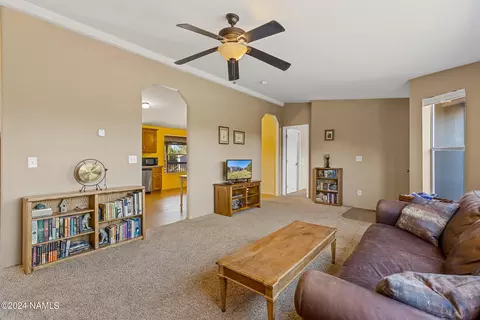 248 E Orchid Dr, Williams, AZ 86046 photo 4