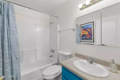 Bath - 4166 S 2nd Ave, Williams, AZ 86046 photo 1 of 3