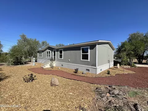 46886 8th St, Ash Fork, AZ 86320