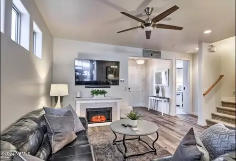 2888 W Presidio Dr, Flagstaff, AZ 86001